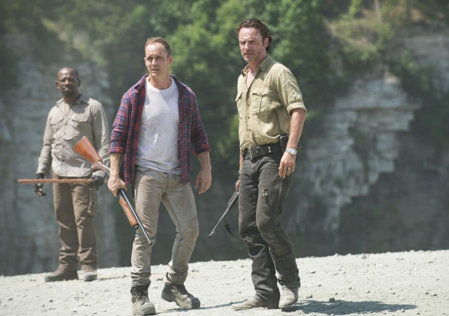 Morgan Jones (Lennie James), Carter (Ethan Embry) and Rick Grimes (Andrew Lincoln) in Season 6 Photo by Gene Page/AMC