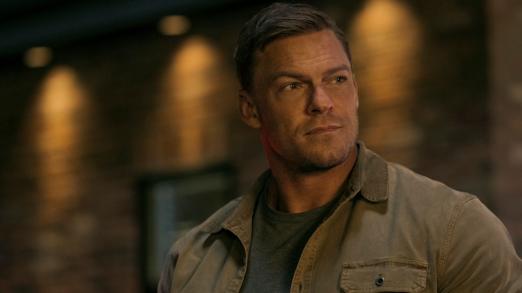 Ny överlevnadstävling på Netflix med Alan Ritchson