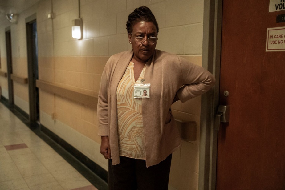 CCH Pounder i The Terror: Devil in Silver